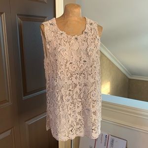 Stunning Ann Taylor shell